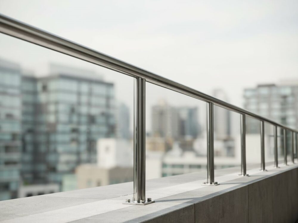 nowoczesne balustrady balkonowe